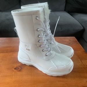 UGG Adirondack III White